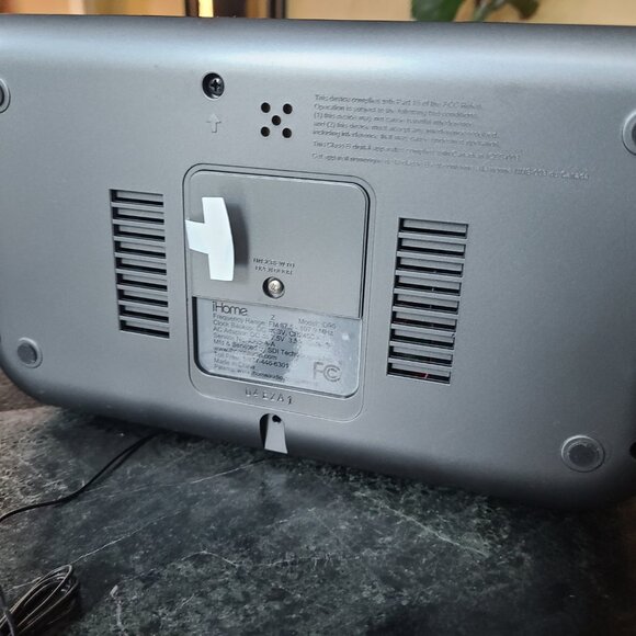 iHOME Model: D95 - Picture 5 of 6